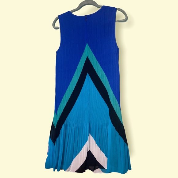 DKNY Blue Pleated Chiffon V-Neck Midi Shift Dress in a size 10 NWT - Picture 4 of 7